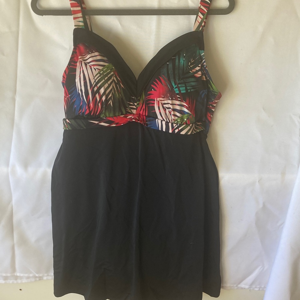 Swimsuits For All Black and Multicolor One Piece
